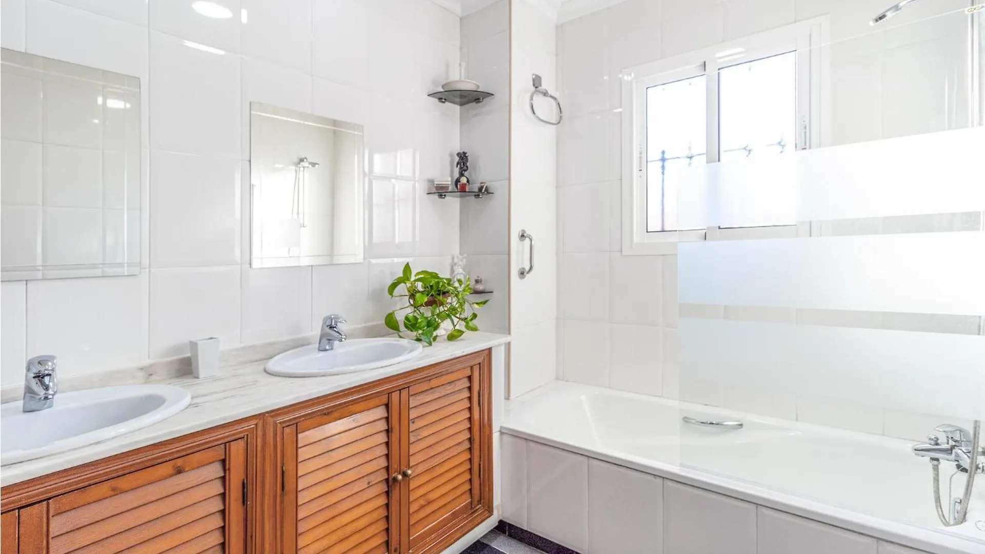 Stunning Home In Mlaga With 2 Bedrooms And Wifi Málaga 0*,